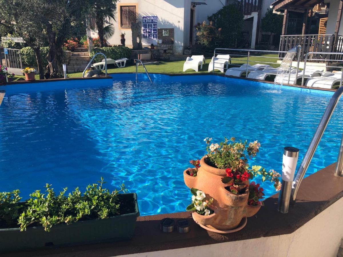 Apartmani Milokanovic Funtana Dış mekan fotoğraf